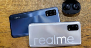 realme 7 5G with realme Buds Q