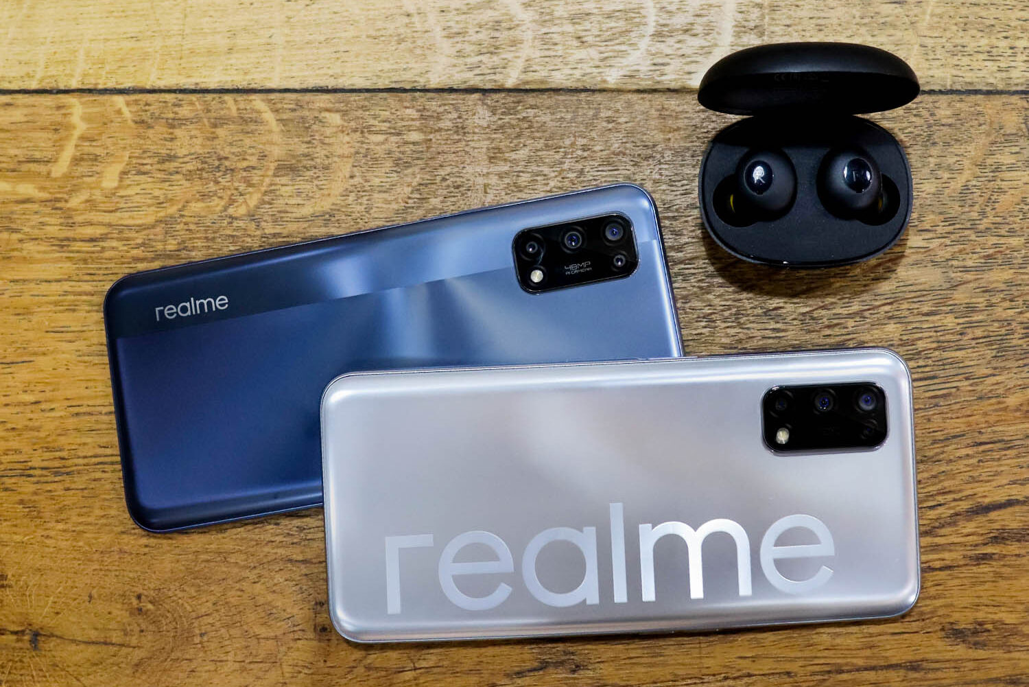 Realme 7 5G sale brings price drop and wireless earbuds | Reviews