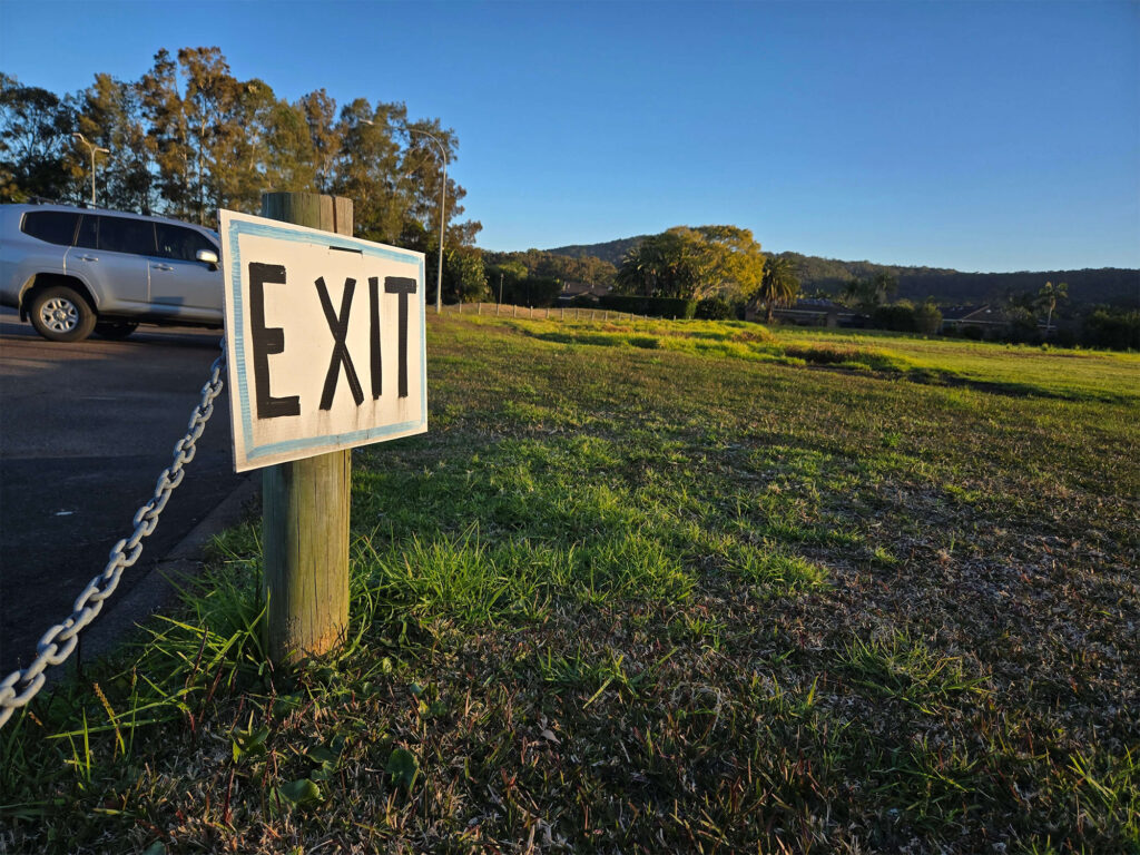 Galaxy Z Flip 6 - Main camera photo of an Exit sign