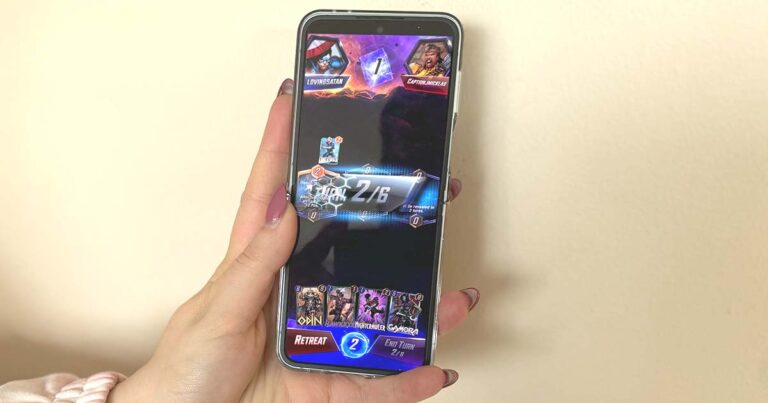 Galaxy Z Flip 6 in hand