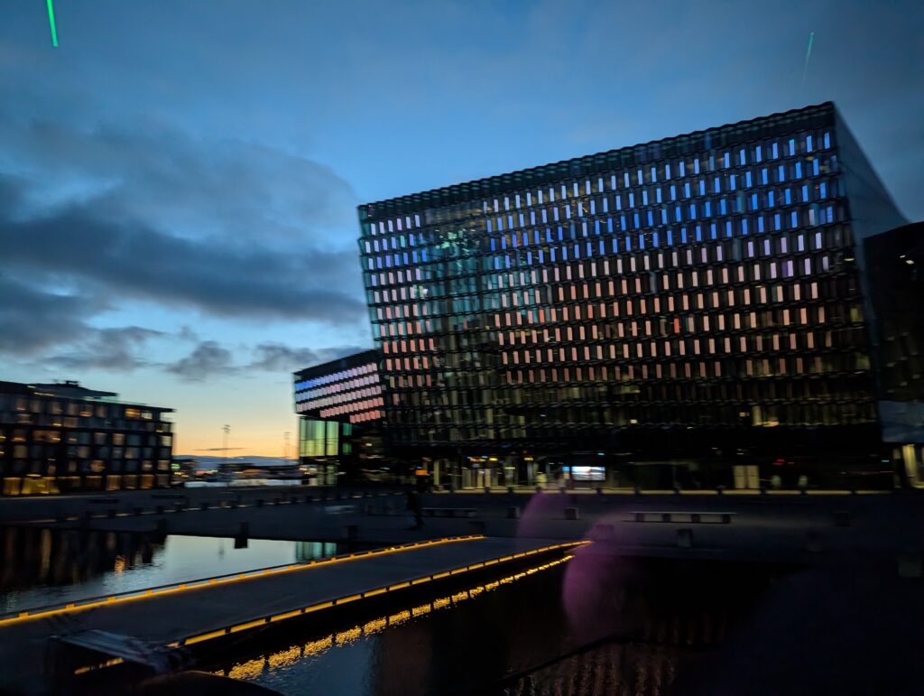 Pixel 9 Pro XL photo sample - Harpa